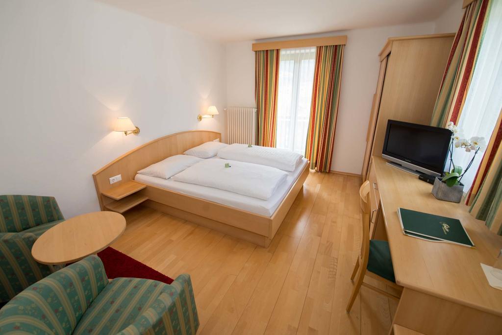 Hotel Lipeter & Bergheimat ヴァイセンゼー エクステリア 写真
