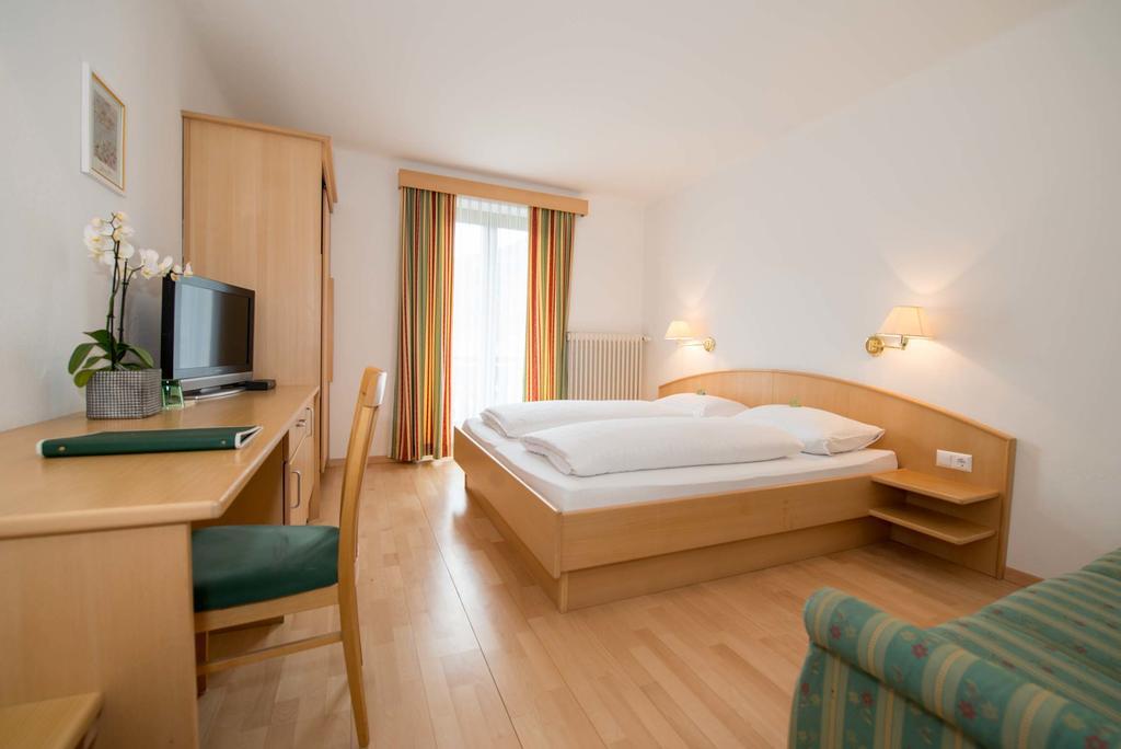 Hotel Lipeter & Bergheimat ヴァイセンゼー エクステリア 写真
